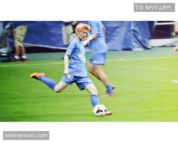 足球明星热议鹿晗的球技与魅力赞其在场外的影响力与个人风格 足球明星热议鹿晗的球技与魅力赞其在场外的影响力与个人风格